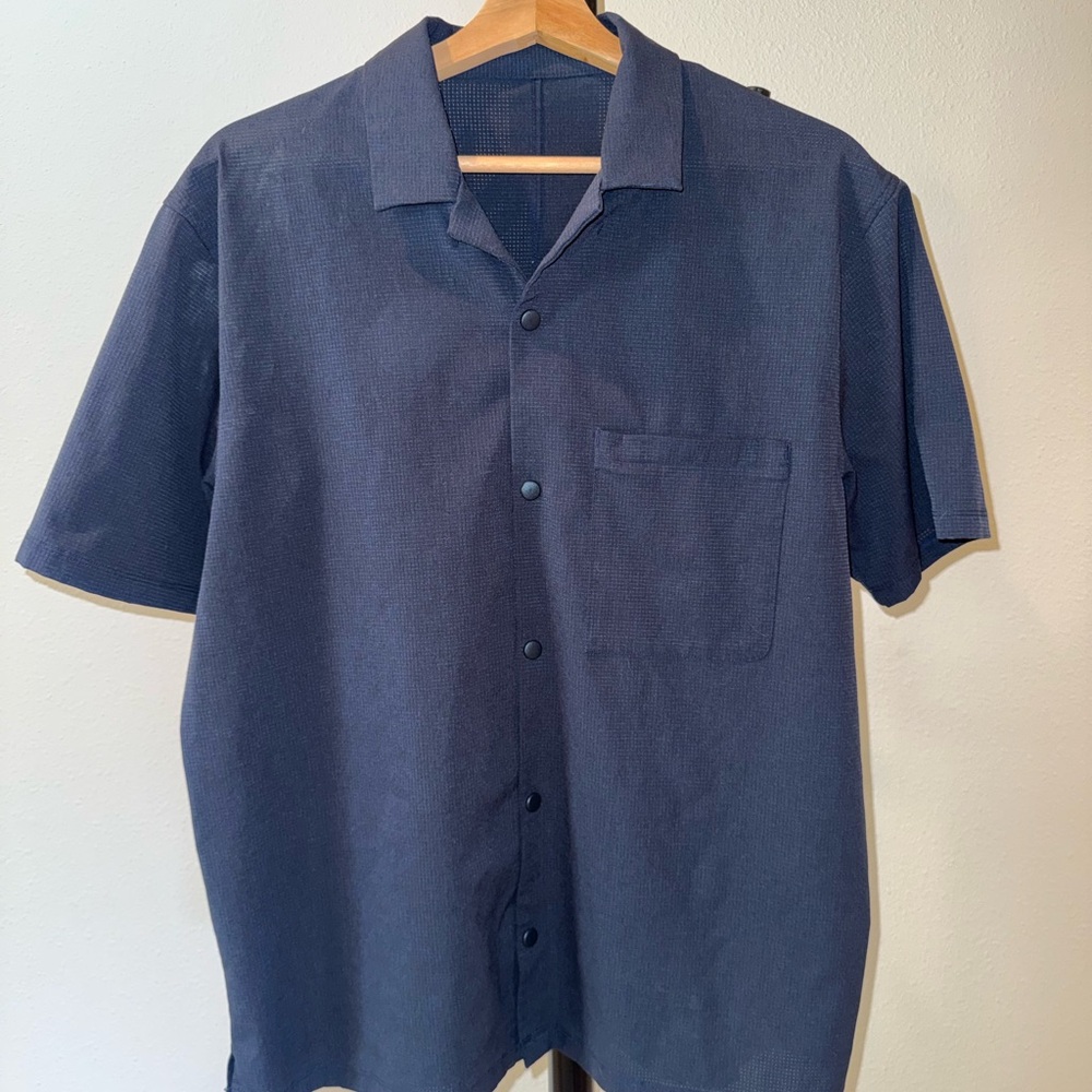 Lululemon Men's Airing EasyCollar Shirt